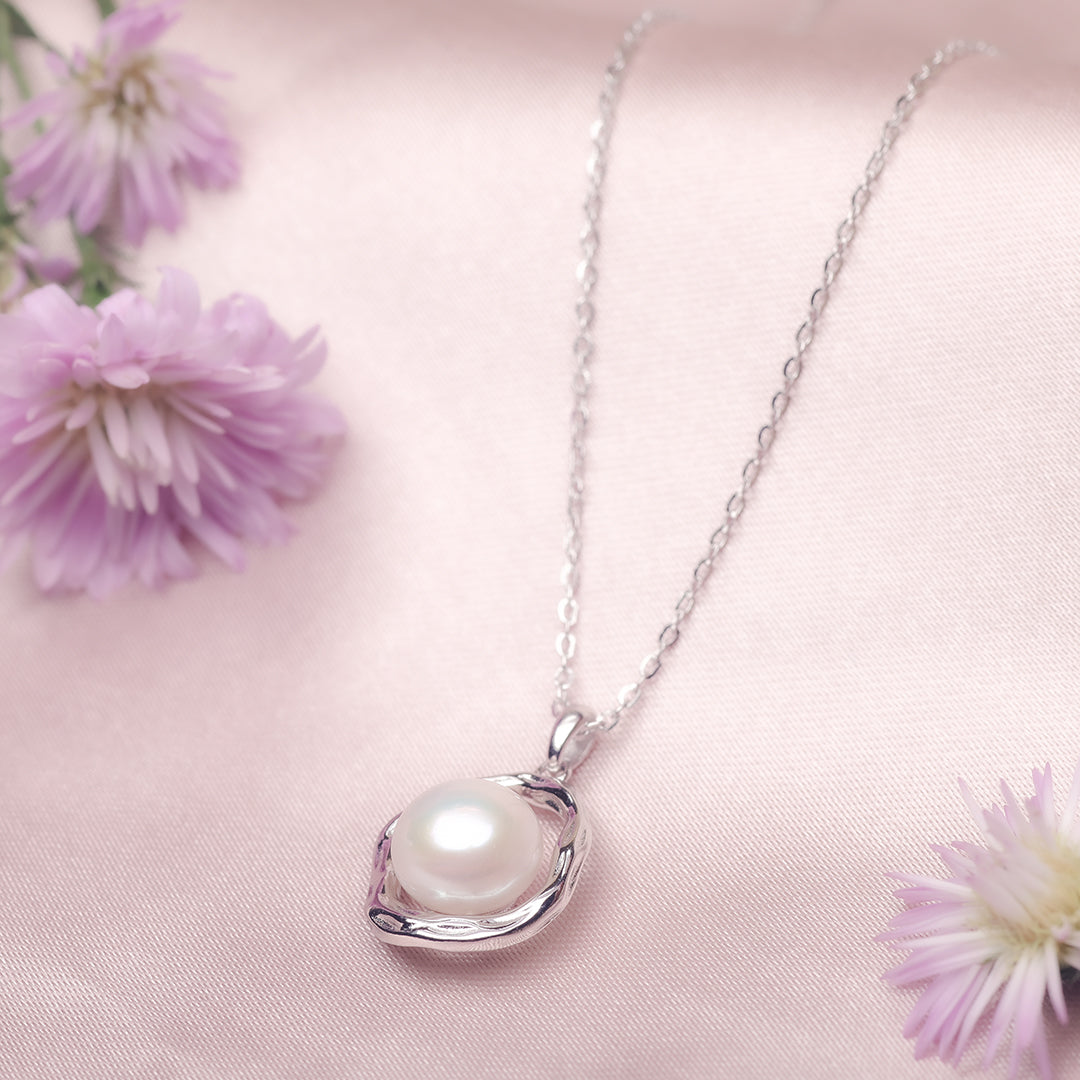 Silver Pearl in Oyster Pendant & Chain Amishka Jewels